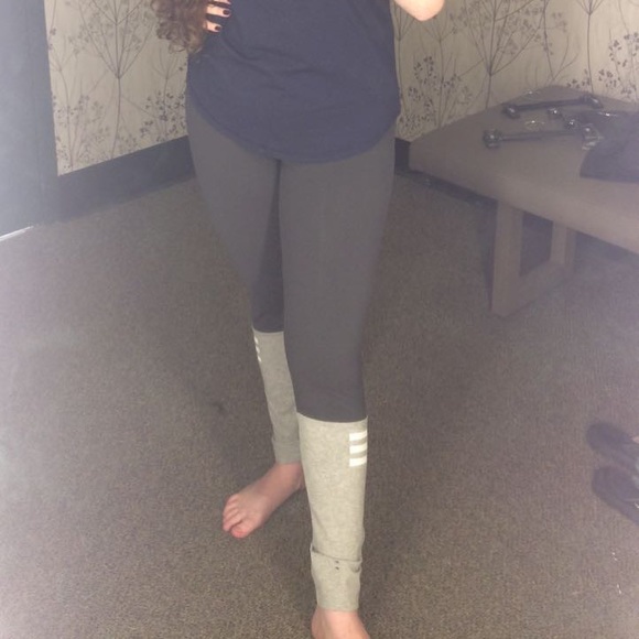 Grey athletic leggings - Picture 3 of 3
